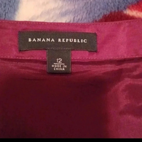 🌹Silky,  Burgundy color skirt from Banana Republic - Picture 7 of 12